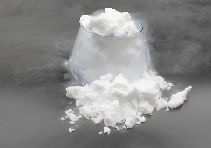 夏季方形干冰机有什么区别?怎么制作干冰?