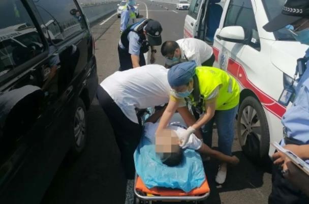 司机运送干冰途中为什么会中毒?在室温下干冰状态